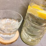 スッキリ飲みやすい! 爽やかレモン水